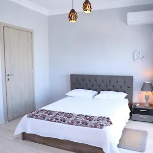 Damias Апартаменты